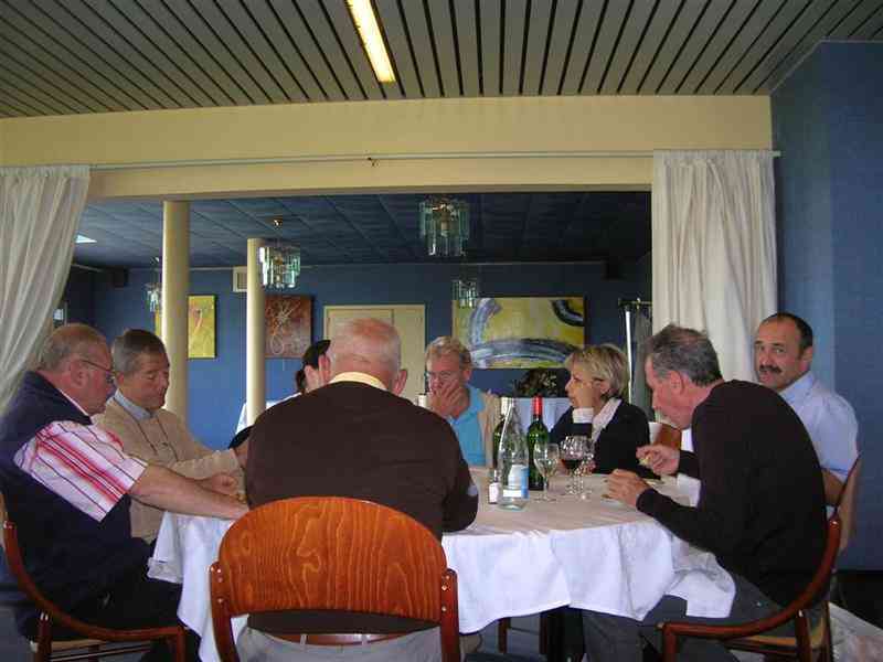 03_DSCN0906 (Friceau).jpg - Enfin, on mange
